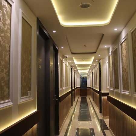 Hotel Gold Stone Kānpur Exterior foto